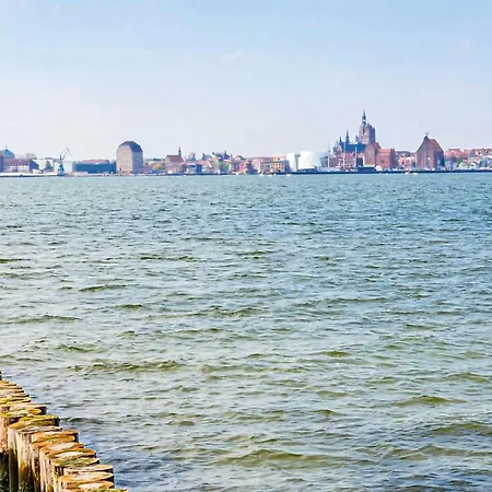 Ferienwohnung Altefaehr Apartamento Altefähr