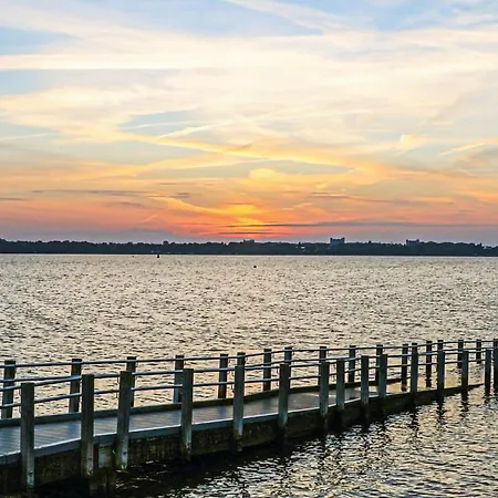 Apartamento Ferienwohnung Altefaehr